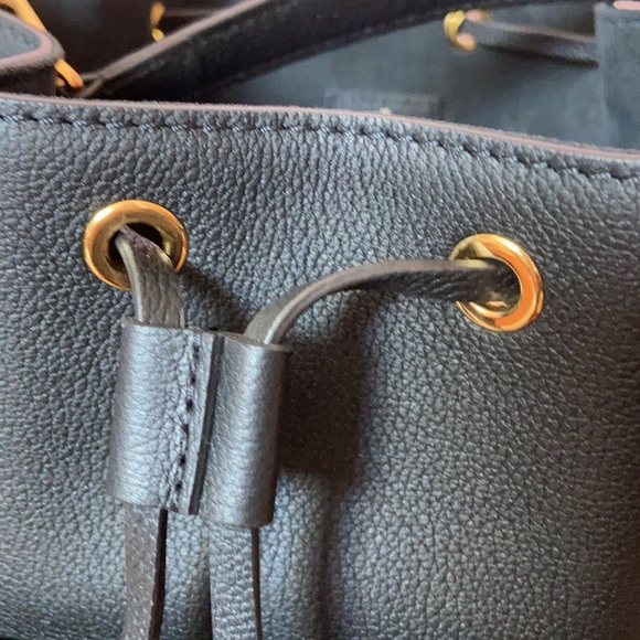 SOLD - BRAND NEW! Authentic Louis Vuitton Lockme Bucket - Picture 13 of 15